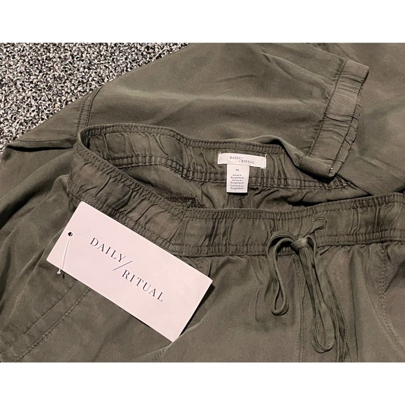 Daily Ritual Army Green Jogger Womens Size 16 Pockets Drawstring New With Tags - Picture 3 of 3